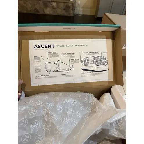 Woman's Clogs Klogs Footwear Ascent Happy Flowers Patent Size 7