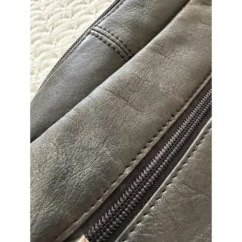 wilson's leather Vintage Wilson’s Genuine Leather Shoulder Bag Black Purse