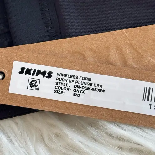 SKIMS Wireless Form Push Up Plunge Bra Onyx Size 42D