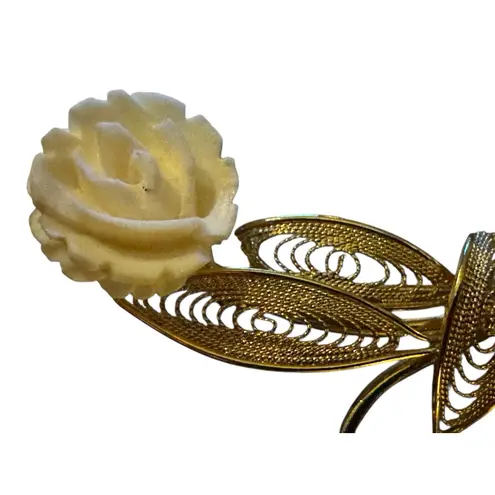 Vintage White Flower Filigree Leaf Brooch Pin Gold Tone Matching Earrings Set