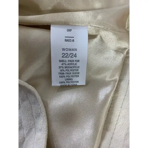 Roz & Ali Women's Fuzzy Rose Vest