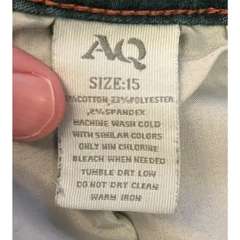 AQ Jeans Floral Embroidered Stretch Fringed Jorts Denim Size 15 Waist 34” Blue