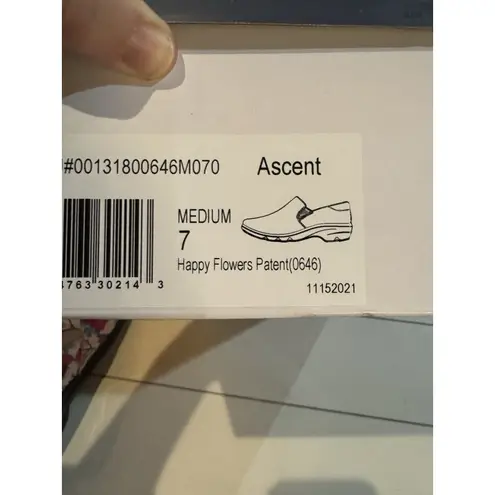 Woman's Clogs Klogs Footwear Ascent Happy Flowers Patent Size 7