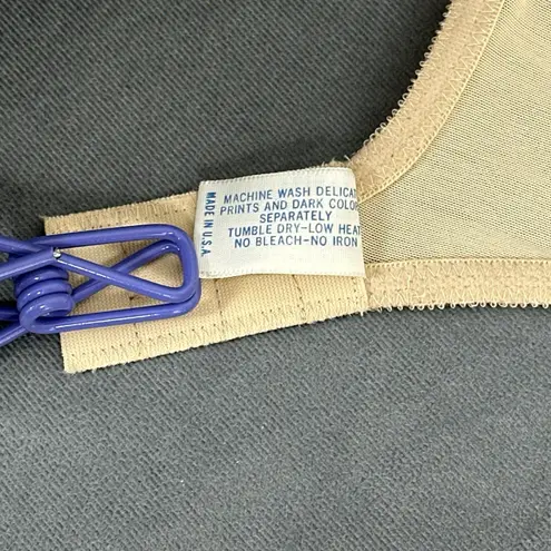 Vanity Fair Vintage NEW NOS Bra Size 32B Nylon Fiberfill Lined 72-278 Wire Free