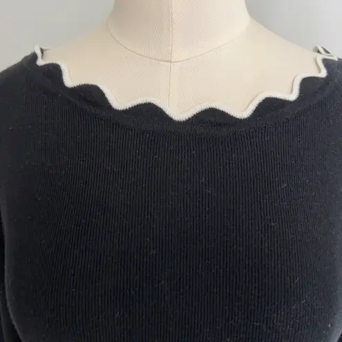 Roz & Ali Black Scallops Neckline Knit Sweater