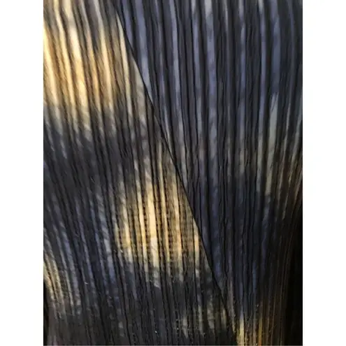 Adore accordion style blue and beige asymmetrical popover blouse Black Size M