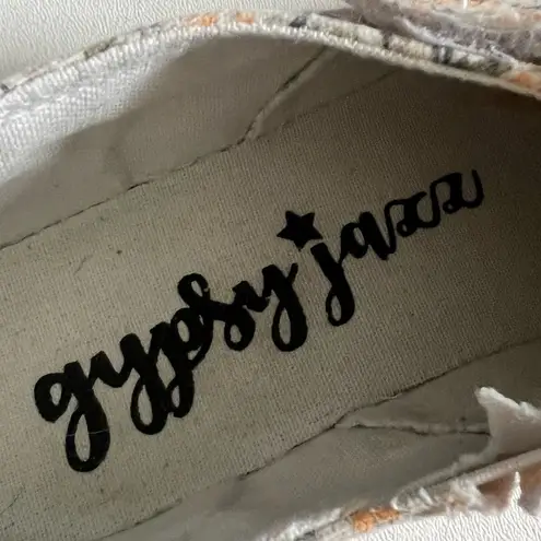 Gypsy Jazz Lavender Yellow Floral Ivory Sneaker Size 8