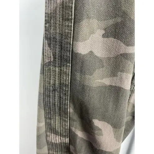 Athleta  Green Camo Farallon Athletic Cotton Blend Jogger‎ Sweat Pants Size 10