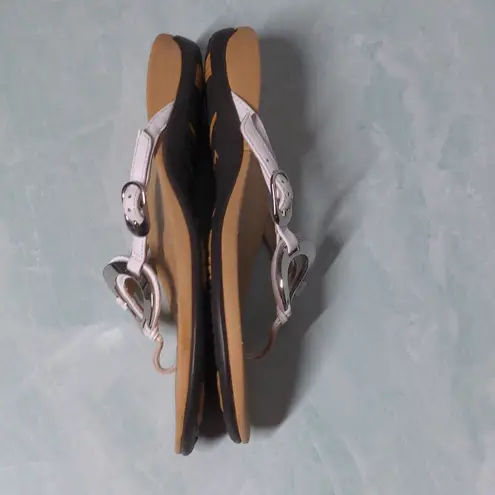 Vionic White Flip Flop Sandal Karina - Size 10-10.5 (est.)