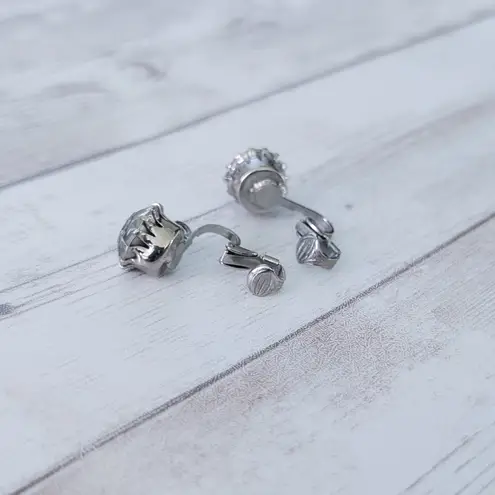 Vintage Clip On Earrings Just Under 1/2" Clear Gem Stylish Regal Silver