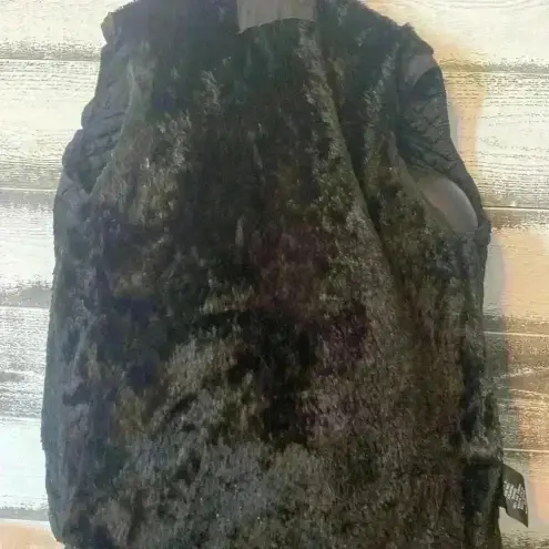 Outer Edge Women’s  vest size medium