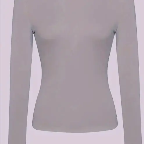 NWOT Women's Long Sleeve Athletic Crew Neck lightweight Shirt Great For Exercise Gray Size XL