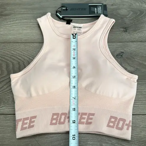 Bo + Tee Knockout Seamless Racerback Crop Top Sports Bra In Peach Size XS Pink
