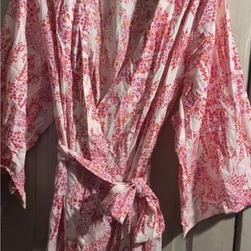 Anthropology Plum Pretty Sugar Kimono style Robe Pink White Floral Belted Size S