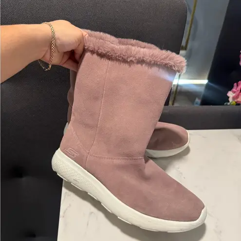 Skechers  on the go  Tan Fur-Lined Boots