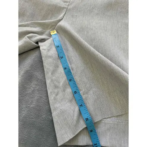 Hilary Radley Light Grey Linen KneeLength Unisex Casual Shorts Size Large