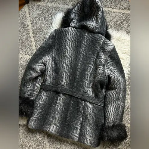 JACK Peacoat with removable hood/faux fur