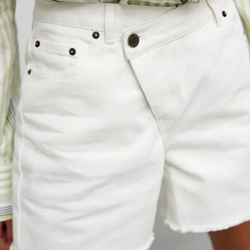 NWT Significant Other Phoebe Short Size US 10 Ivory White Denim Angled Fly Loose