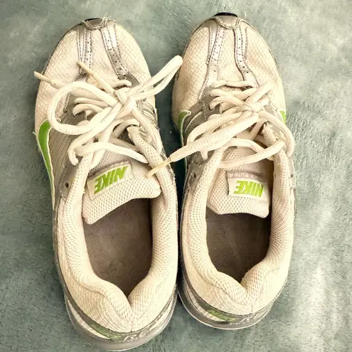 Nike  Reax Run 4 White Green Running Walking Women's Size 6 Shoes - Image 2