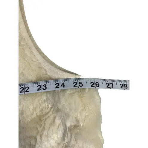 Roz & Ali Women's Fuzzy Rose Vest