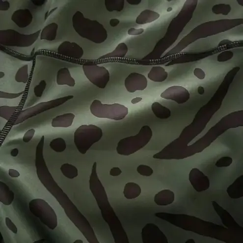 Preach Paws High Waisted Ankle‎ Length Leggings Green Size 14