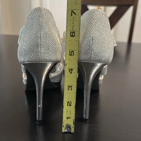 Fioni Elegant Silver High Heel Sandals Size 10