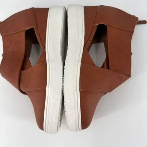 Journee Collection Seena Wedge Sneaker Sandal Cut out Size 40, brown Size 10