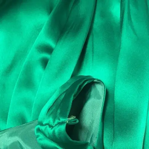 Maggy London MAGGY LONDON Green Silk cocktail short prom party dress, size 4