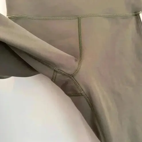 Zyia  Olive Logo Stripe Light n Tight Hi Rise Capri size 2