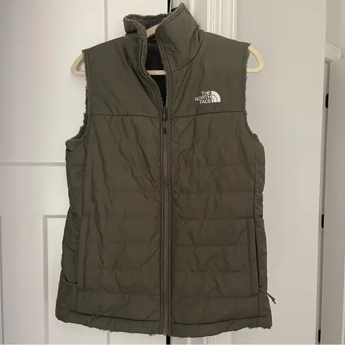 The North Face  Women’s Mossbud Insulated Reversible Vest Fleece Green