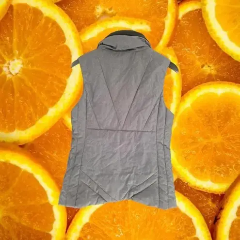 Champion ‎ Gray with a Black Fleece Collar Vest Size Medium