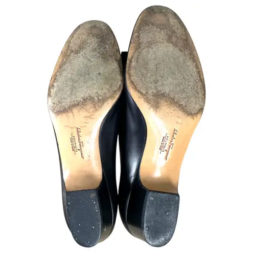 Salvatore Ferragamo Black Leather Round Toe Bow Gold Chunky Heel Pumps 7.5