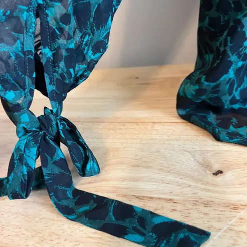 Isabel Maternity Long Sleeve Green Woven Maternity Shirt - Size Small - NWT