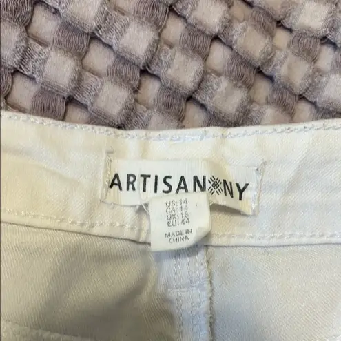 Artisan NY White Straight Leg Jeans