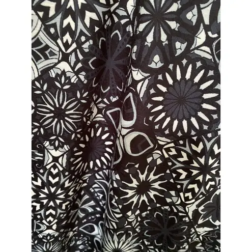 Made With Love Sleeveless Tunic Top Large Geometric Design NWT Festival Concert