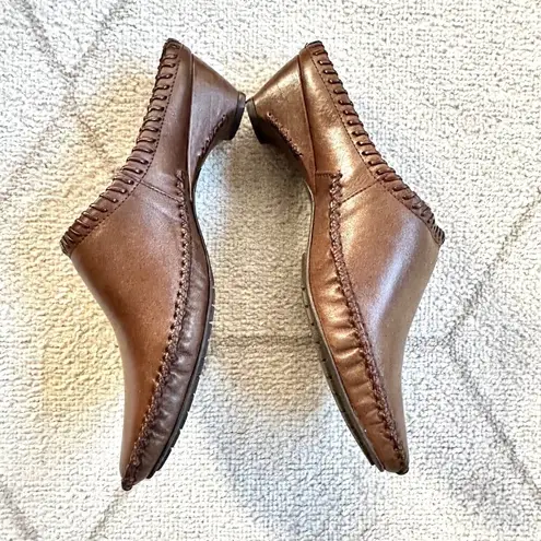 NIB Modellista Brown Leather Slip