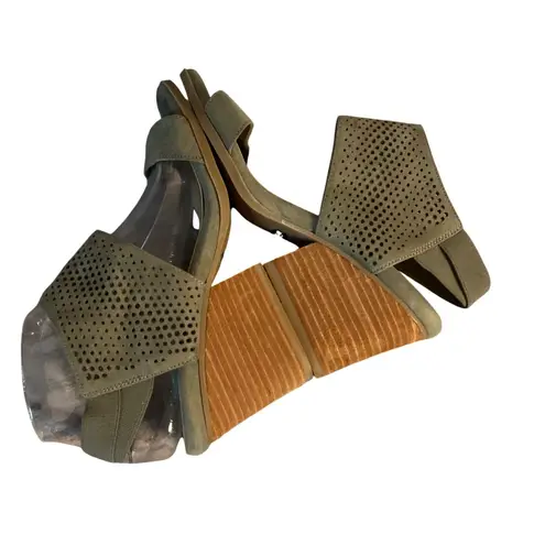 Dr. Scholls Olive Green Perforated Block Heel Sandals Size 7 suede like material