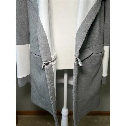 BCBGMAXAZRIA  Convertible Detachable Open Jacket Size Small Grey Casual