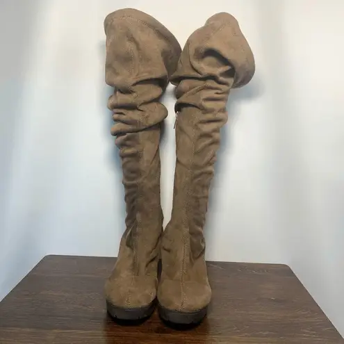 Breckelle's Faux Suede Leather Zip Closure Block Heeled Boots Size Brown 8M