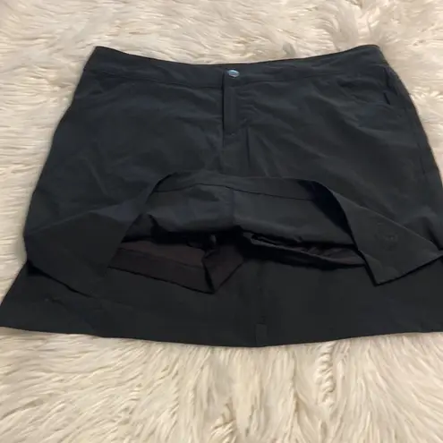 The North Face  Women’s Skorts size 10 excellent condition color black waist 32”