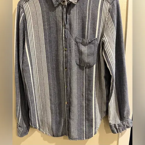 Maeve Anthropologie Size Large Chatham Chambray Blue & White Button Front Shirt