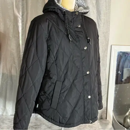 Sleek Black Puffer Jacket reversible Size XL