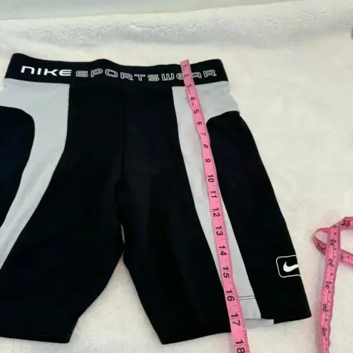 Nike  Women's Dri-Fit tight Fit Spandex set Shorts size S