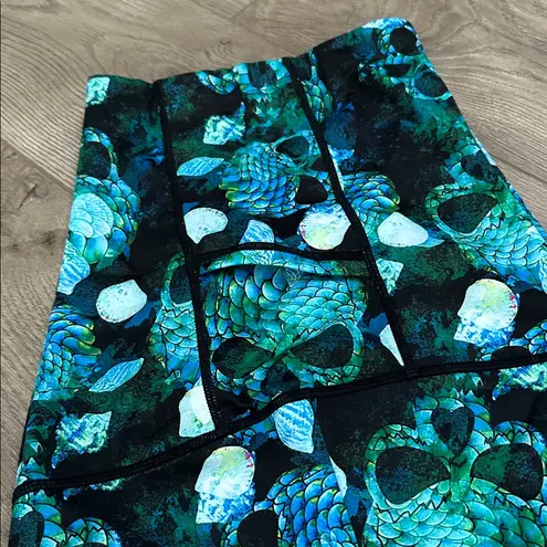 CVG Constantly Varied Gear High Rise Side Pocket Training Shorts Skull Print M Blue Size M