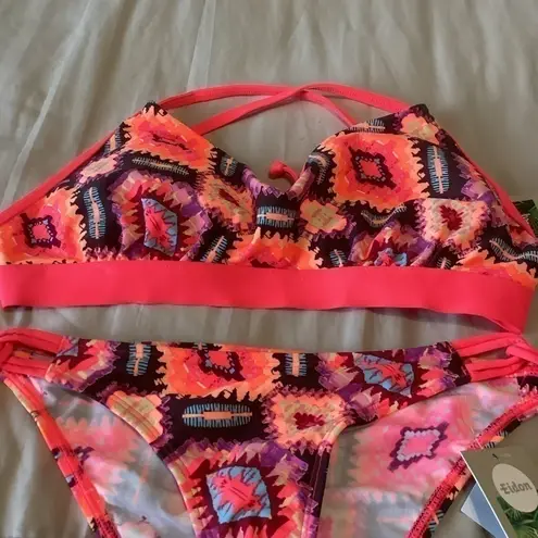 Eidon Surf bikini xsmall bottoms D cup top Size undefined