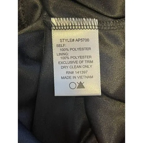 Astr The Label Black Roseanne Long Sleeve Shorts Romper M crochet lace trim NWOT Size M