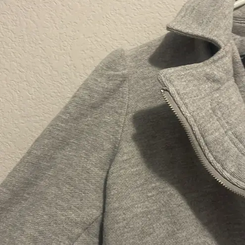 LC Lauren Conrad Lauren Conrad XS cropped gray sweatshirt jacket