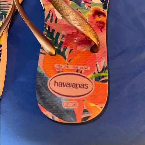 Havaianas  Size 7/8 Tropical Flip Flops