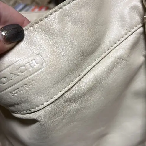 Coach  Zoe Hobo F14707 Ivory/Pearl Leather Bag With Silver Hardware​