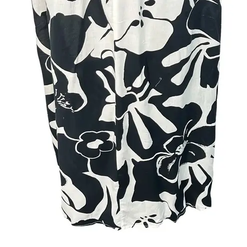 Elan Small Maren Maxi Dress Black White Front Slit Cruise Wear V Neck Boho Flowy